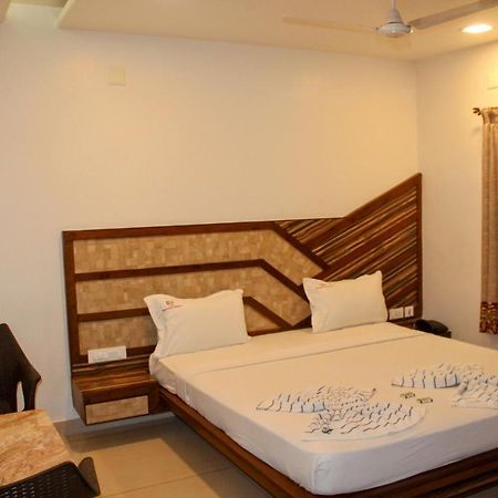 Annai In Saravana Bhavan Fine Stay And Restaurant Velankanni Exterior foto