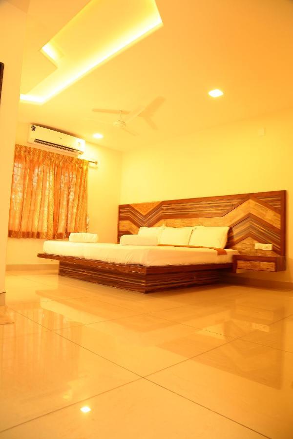 Annai In Saravana Bhavan Fine Stay And Restaurant Velankanni Exterior foto